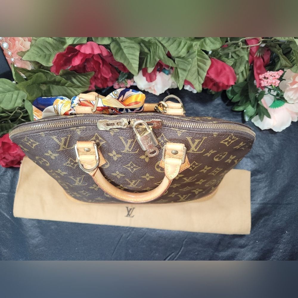 Louis Vuitton Monogram Alma with Dust Bag- Pristine Condition Authentic - Picture 10 of 17